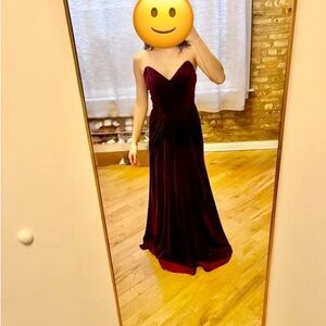 Elegant Strapless Burgundy Evening Dress